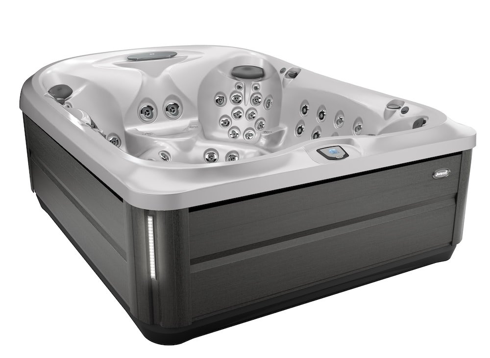 J-495™ Jacuzzi® Hot Tub