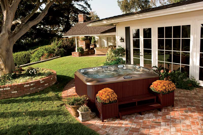 Preparing Your Hot Tub for Summer: Essential Maintenance Tips